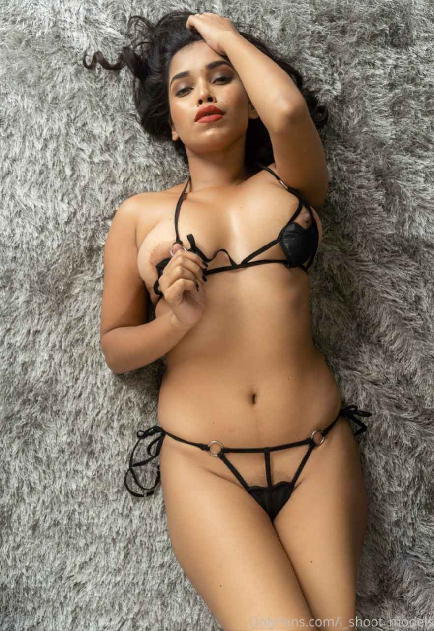 Sexy Hot Model Tiny Heart Shape Bikini Sexy Nude Hot Photo Shoot