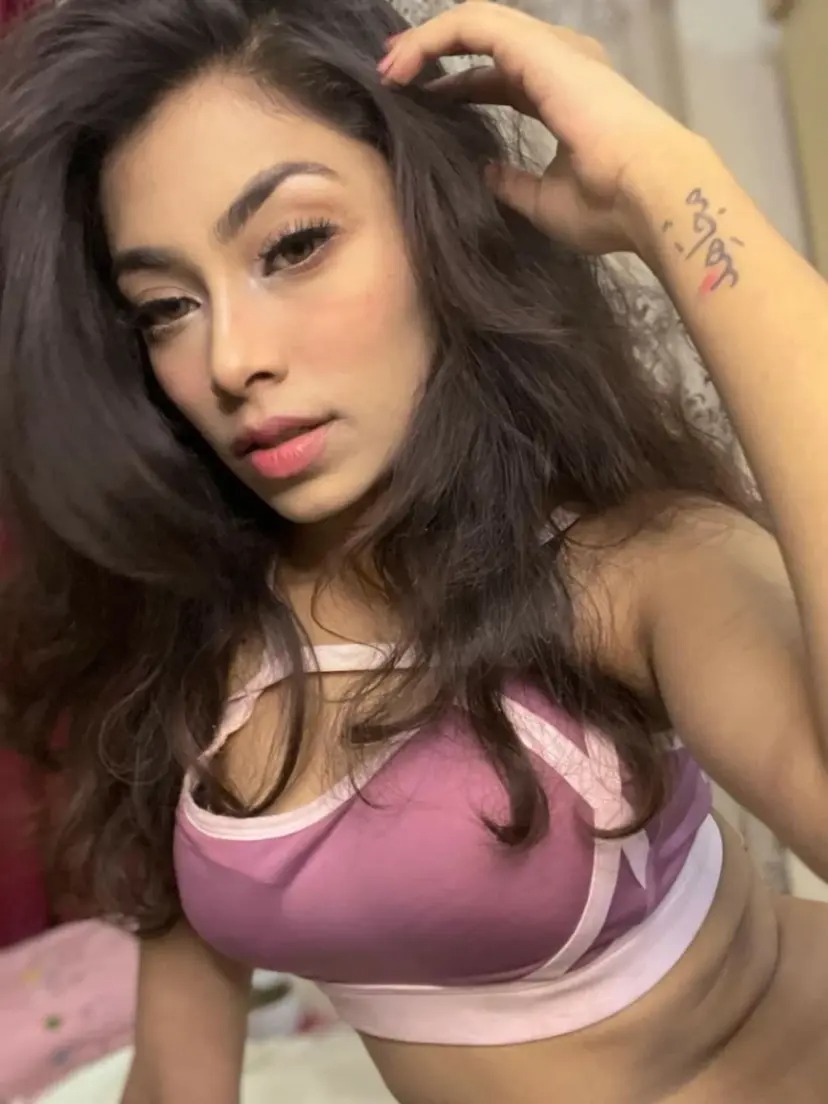 🥵Beautiful Actress Affair with Director Most Exclusive Viral Stuff Total 2 VIDEOS Recording herself Full NUDE Showing Pssy & Licking Boobs with Full Face to get Movie🍿💦!! Don't Miss🥵🔥
